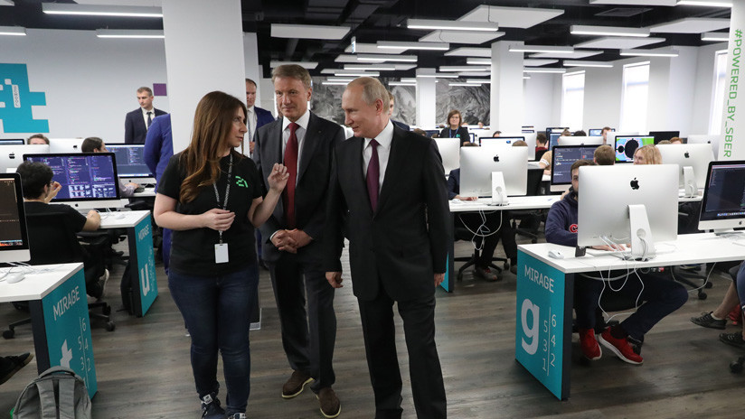 Putin quiere que Rusia se convierta en un lÃder mundial de tecnologÃa informática en cinco años