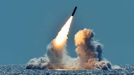 Lanzamiento de un misil Trident II D5 desde un submarino estadounidense en la costa de California, el 26 de marzo de 2018.