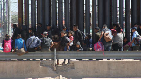 Miles de migrantes cruzaron la frontera con EE.UU. en la ciudad de Ciudad Juárez, México, el 22 de abril de 2019.