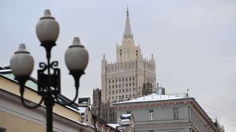 Rusia sobre las nuevas sanciones de EE.UU.: "En realidad se trata del deseo de vengarse por nuestra ayuda para fortalecer la defensa aérea de Siria"