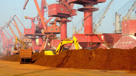 China "considera seriamente" restringir las exportaciones de tierras raras a EE.UU.