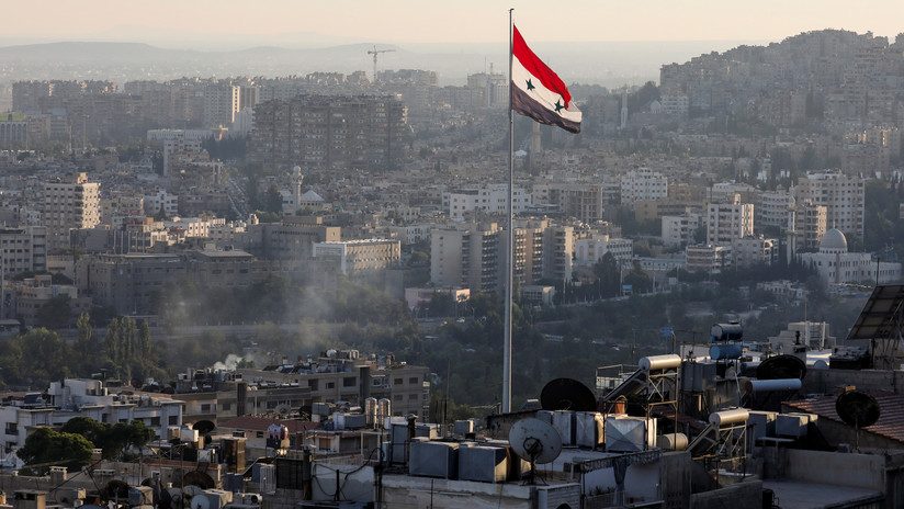 SANA: La defensa aérea de Siria hace frente a "blancos hostiles" cerca de Damasco
