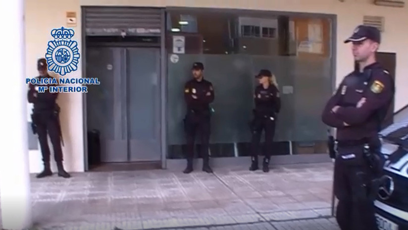 Agentes de la Policía Nacional durante la operación en la que resultaron detenidos los responsables de la trama. | Foto: Policía Nacional Española