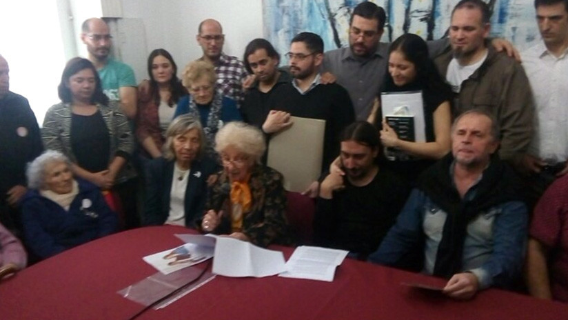 Abuelas presentó al nieto 130 que recuperó su identidad Abuelas presentó al nieto 130 que recuperó su identidad