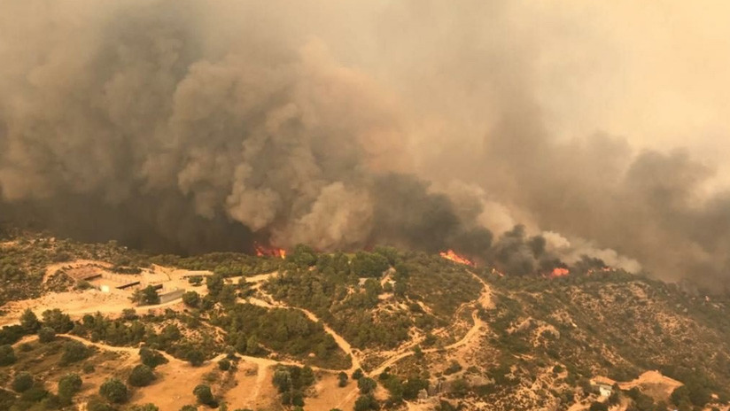 "Fuego totalmente descontrolado": se queman 3.500 hectáreas en el municipio español de Tarragona (FOTOS, VIDEOS)