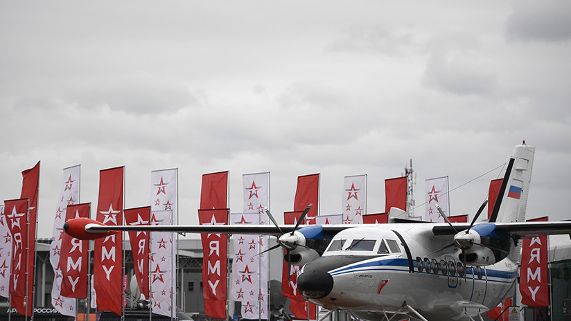 VIDEO: Espectaculares acrobacias de los ases rusos de la aviación en el cierre del foro Army 2019