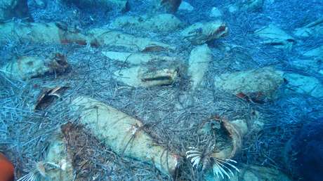 Descubren en Chipre un barco romano naufragado con un cargamento de ánforas