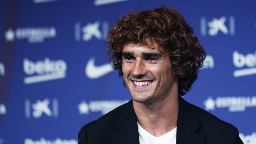 VIDEO: Griezmann sufre dos 'túneles' en su primer entrenamiento con el F.C. Barcelona