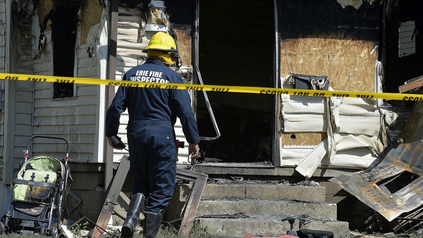 Un bombero pierde a sus tres hijos en un incendio mientras respondía a una falsa alarma