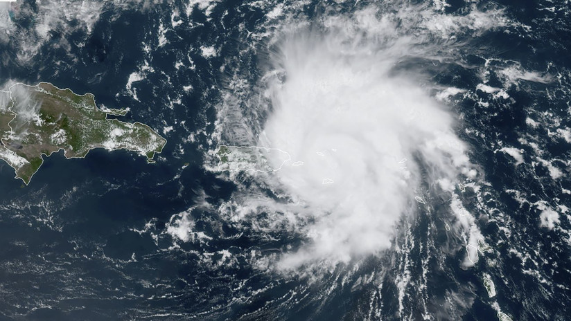 Dorian se convierte en huracán al llegar a las Islas Vírgenes de EE.UU.