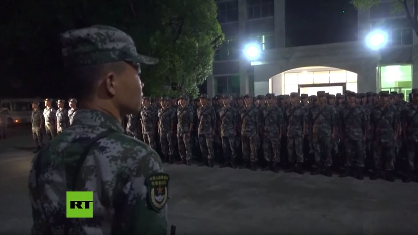 VIDEO: PekÃ­n moviliza tropas y vehÃ­culos blindados hacia Hong Kong en vÃ­speras de nuevas protestas
