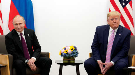 Donald Trump se reúne con Vladímir Putin en la Cumbre de G20 en Osaka, Japón, 28 de junio de 2019.