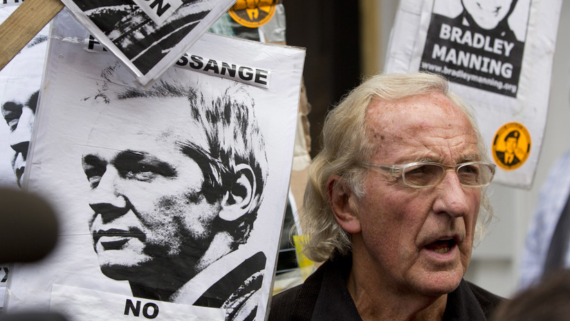 "Estamos en peligro": John Pilger lanza una advertencia sobre la situaciÃ³n de Assange