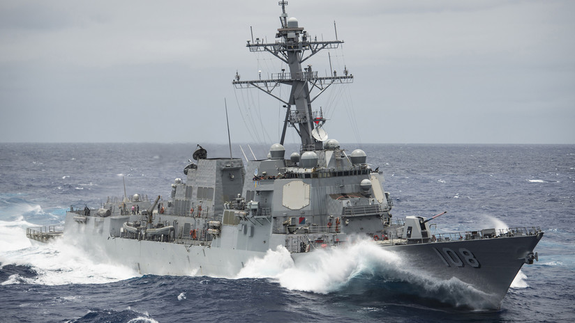 Un destructor de EE.UU. entra en aguas de las Islas Paracelso 