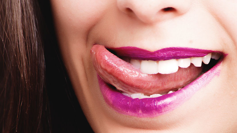 Gana 100.000 dólares al año por mostrar en Instagram su larguísima lengua de 16,5 centímetros (FOTOS)