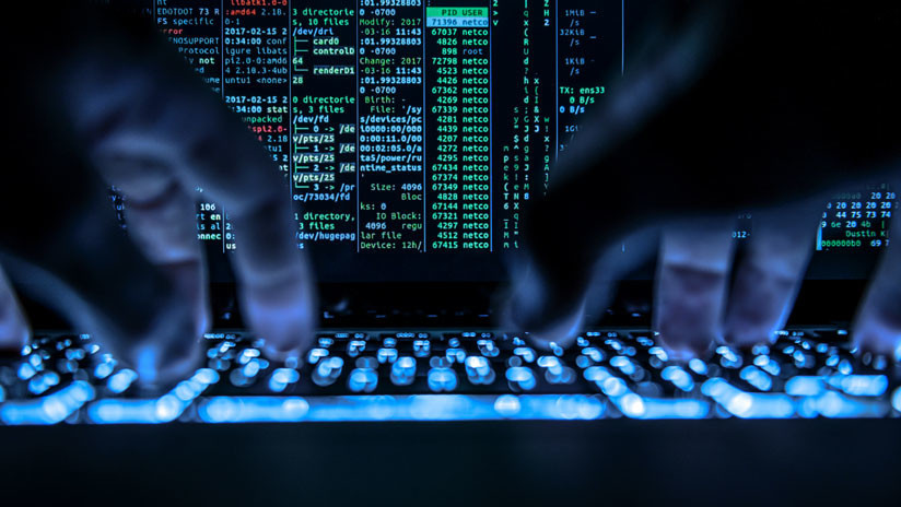 Roban partes de las computadoras del primer portaviones que construye India