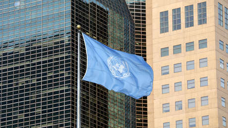 La bandera de la ONU sobre el salón de la Asamblea General en Nueva York, el 23 de septiembre de 2019.