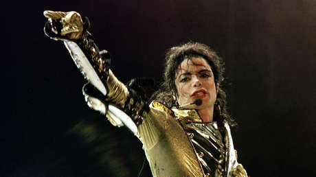 Un guardaespaldas de Michael Jackson revela por qué el 'rey del pop' llevaba máscaras y cinta adhesiva en la nariz