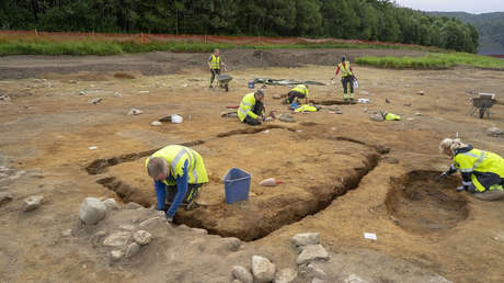 Arqueólogos encuentran una casa funeraria de la época vikinga en el centro de Noruega