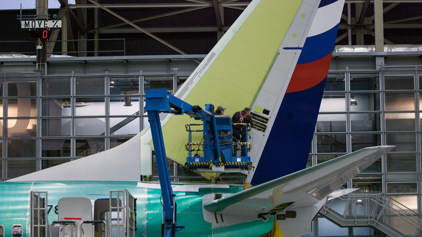 Descubren grietas peligrosas en docenas de Boeing 737 NG