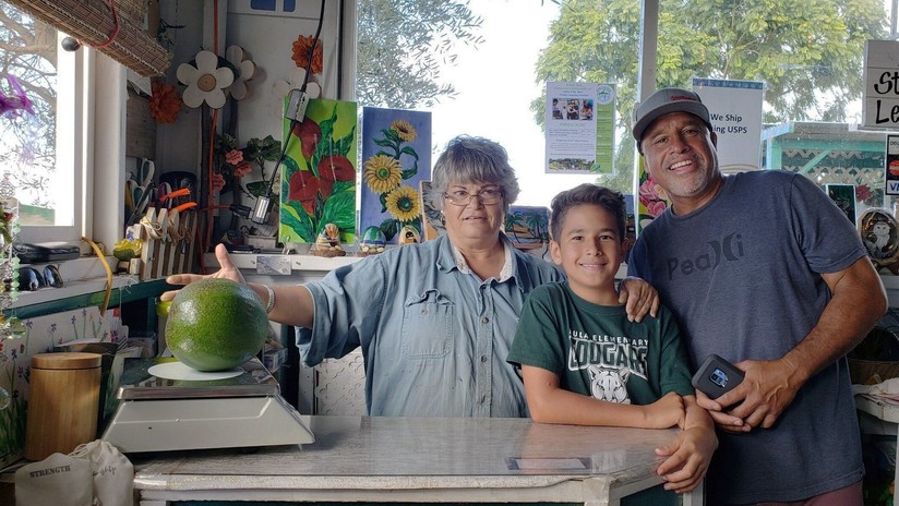 Hawái: un aguacate gigante se llevó el récord Guinness al pesar 2,5 kilos FOTOS: Familia hawaiana consigue un récord Guinness al cultivar el aguacate más pesado del mundo