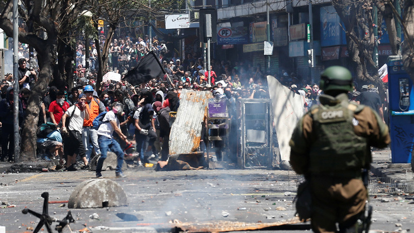 VIDEO: Miles de estudiantes y miembros de sindicatos salen a las calles de Santiago