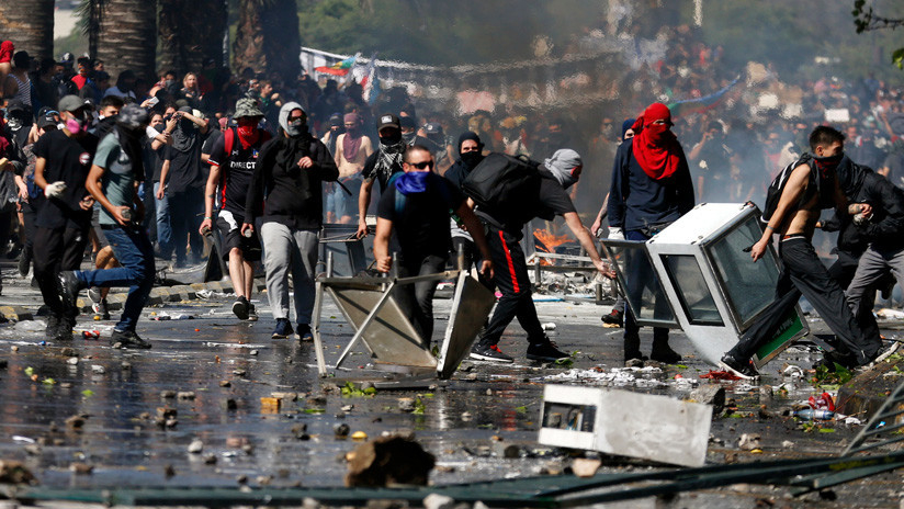 Se eleva a 15 la cifra de muertos por las protestas en Chile contra el Gobierno