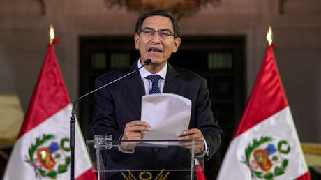 El presidente peruano, Martín Vizcarra, anunció la disolución del Congreso en un mensaje televisado en Lima, el 30 de septiembre de 2019.