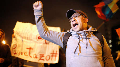 Un hombre grita durante una protesta contra las medidas del gobierno del presidente Lenin Moreno. 2 de octubre de 2019.