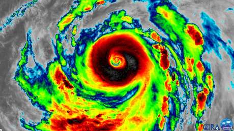 "De momento, la tormenta más potente en la Tierra": "Violento" supertifón Hagibis se dirige hacia Japón (FOTO, VIDEOS)