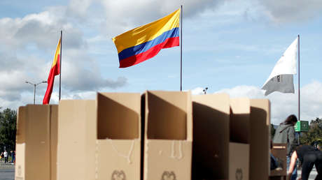 La bandera colombiana antes de la elección presidencial del 27 de mayo de 2018 en Bogotá.