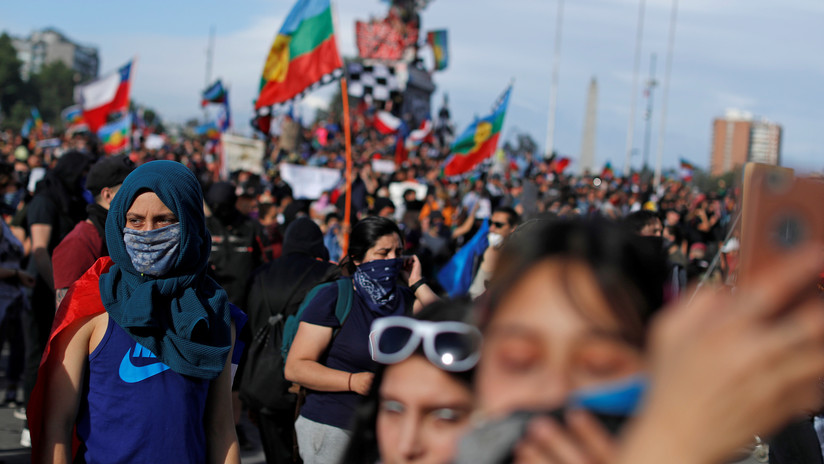 'Súper lunes' de marchas y cacerolazos en Chile contra el Gobierno de Piñera
