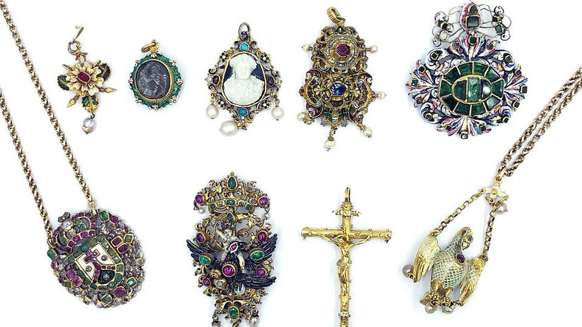 FOTO: Hallan joyas escondidas por más de 127.000 dólares en el congelador de una anciana fallecida