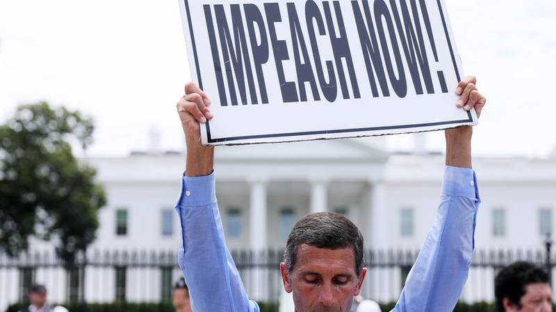 Avanza el proceso de 'impeachment' contra Trump: esto es lo que puede pasar a partir de ahora (INFOGRAFÍA)