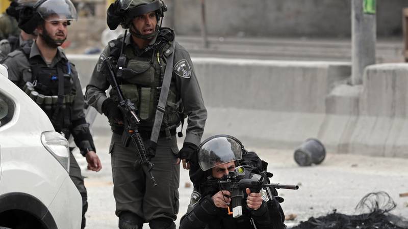 VÍDEO: Filtrando imagens de um agente israelense atirando em um palestino desarmado por trás