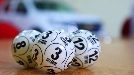 Una anciana gana más de 12.000 dólares a la lotería y, de la emoción, olvida su boleto en el centro comercial