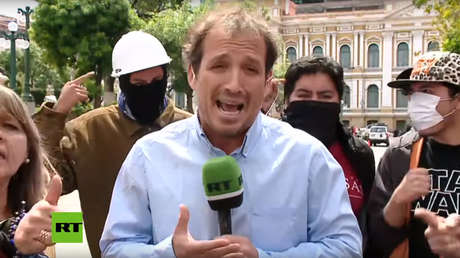 VIDEO: Opositores a Evo Morales increpan a equipo de RT en Bolivia