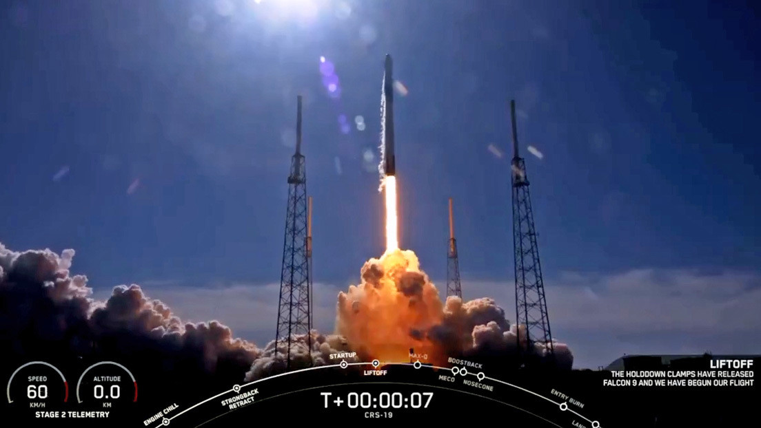 VIDEO: El cohete Falcon 9 de SpaceX despega rumbo a la EEI - RT