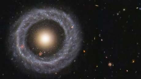 El objeto cósmico que nadie puede explicar: una galaxia dentro de una galaxia dentro de una galaxia (IMAGEN)