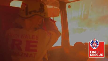 VIDEO: Bomberos graban el momento en que su camión es rodeado por llamas durante los incendios forestales en Australia