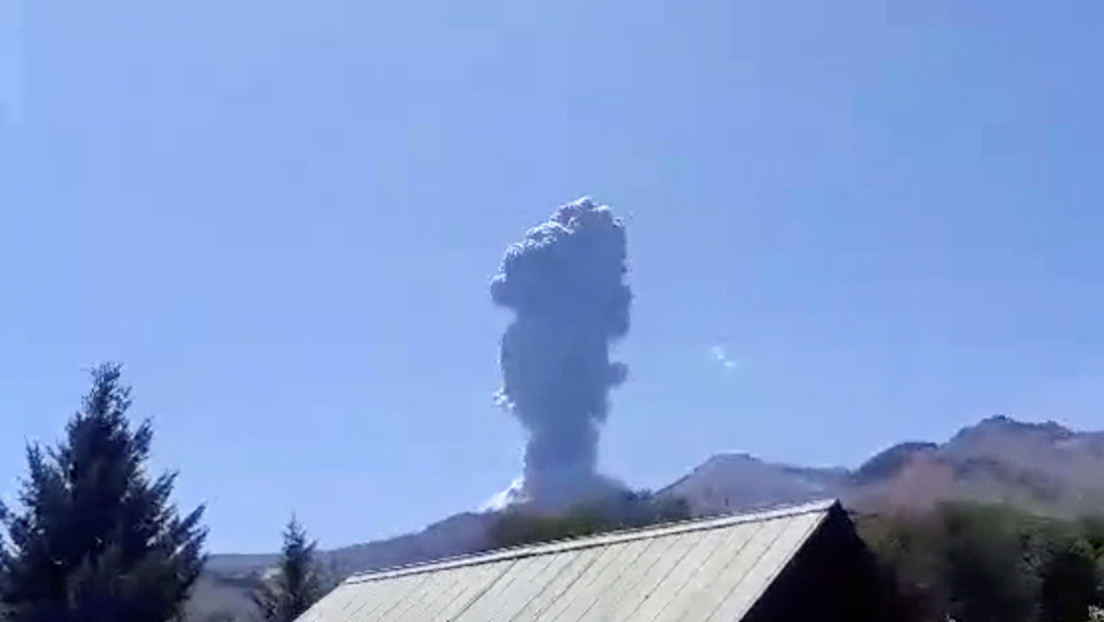VIDEO: Alerta naranja en Chile por la explosión en el complejo volcánico de Chillán