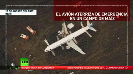 Las claves del exitoso aterrizaje del avión ruso en un campo de maíz