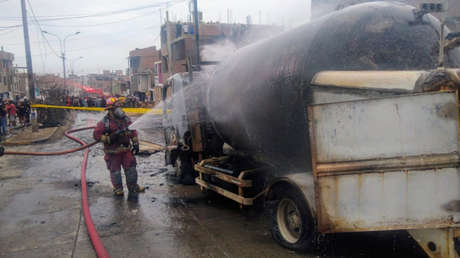 Un muerto y 50 heridos por la explosiÃ³n de un camiÃ³n cisterna en Lima