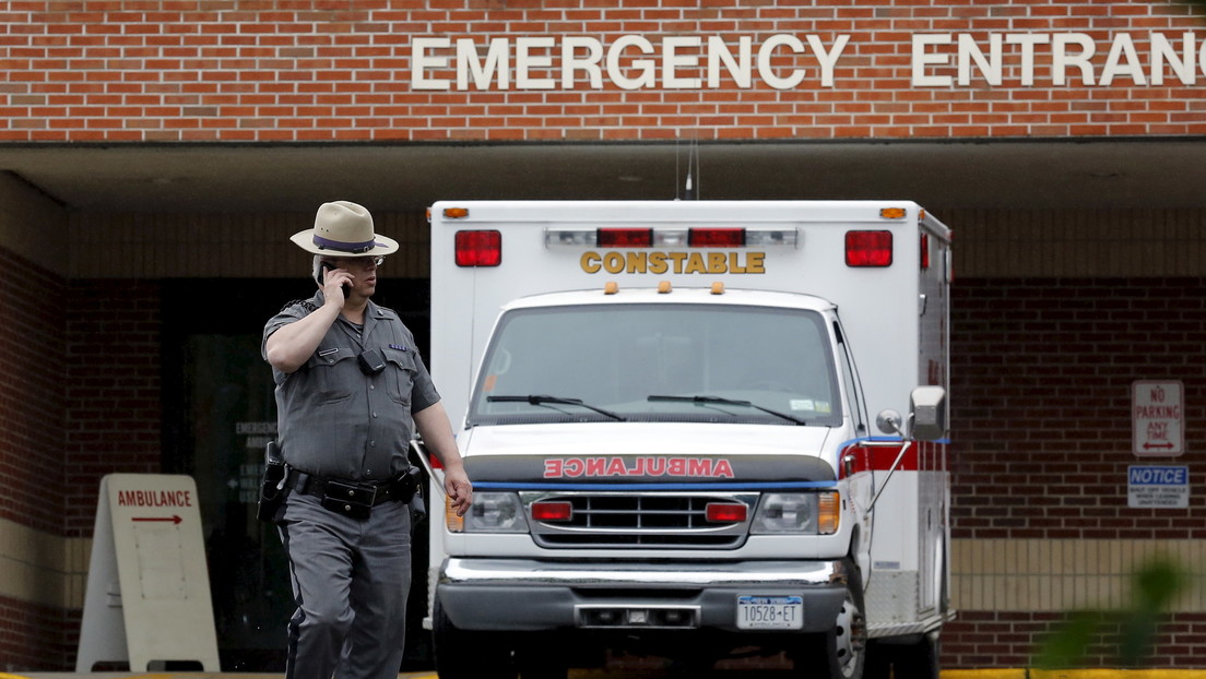 Un estudiante muerto y varios heridos tras ser embestidos por un vehículo cerca de una escuela en EE.UU.