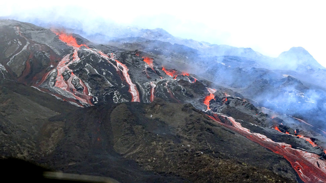 Entra en erupción uno de los volcanes más activos del mundo (VIDEO)