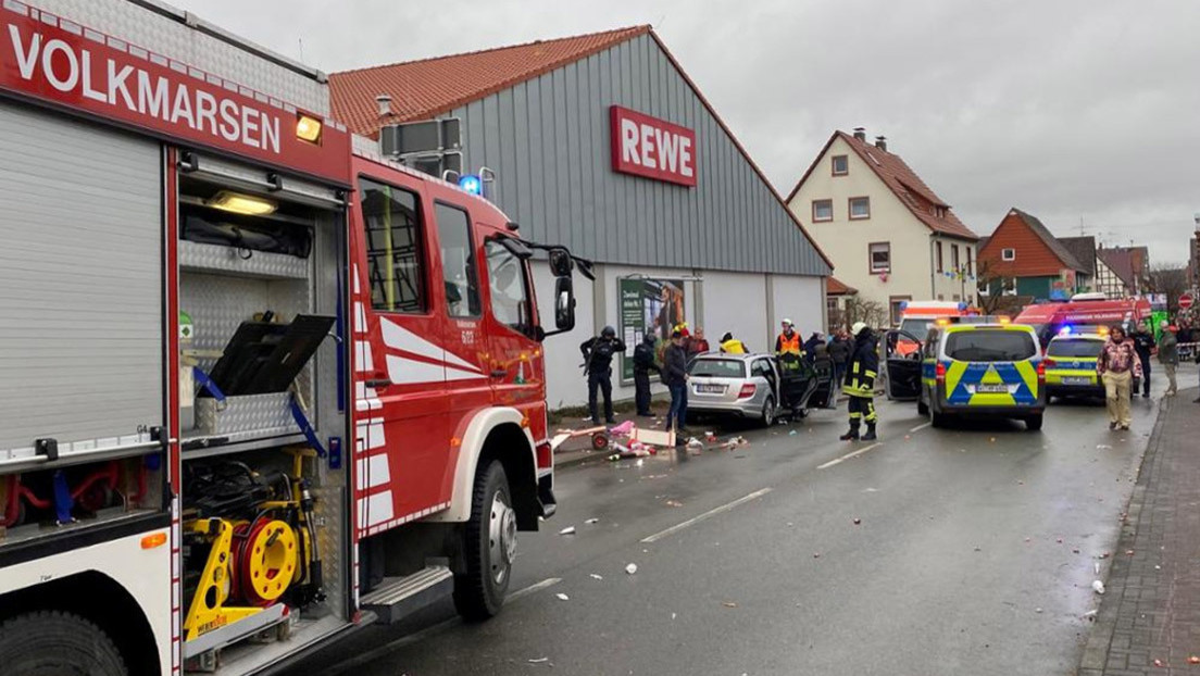 Un coche embiste deliberadamente a una multitud en Alemania durante un desfile de carnaval y deja al menos 30 heridos