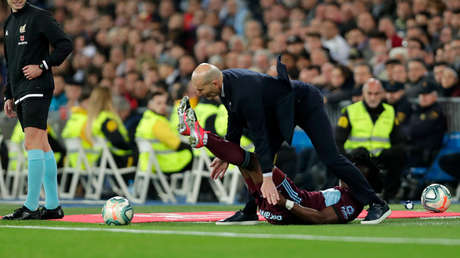 Zinedine Zidane recibe una patada en la boca de parte de un futbolista del equipo rival y se viraliza en la Red (VIDEO)
