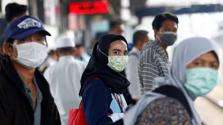 'Líbranos del mal': el ministro de Salud de Indonesia explica que su país no registra casos de coronavirus gracias a los rezos