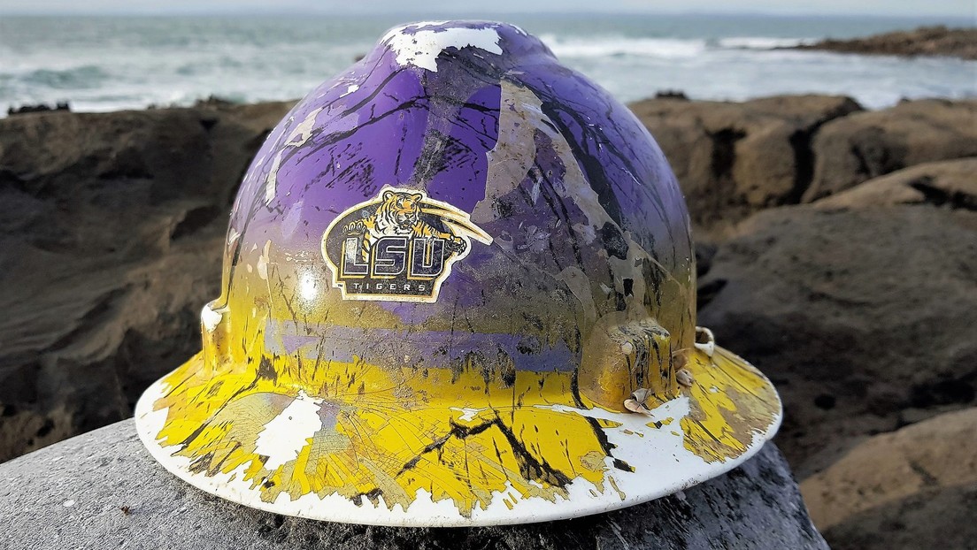 Hallan en costas de Irlanda casco perdido en un río de EE.UU. (+ Post)