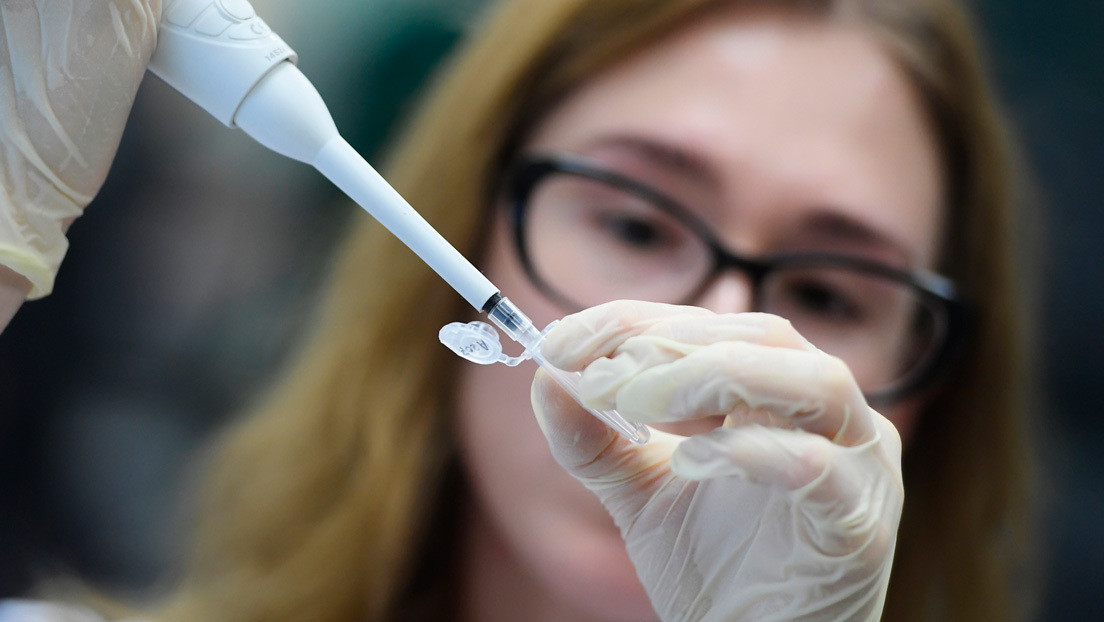 Expertos rusos crean tres prototipos de vacuna contra el coronavirus - RT